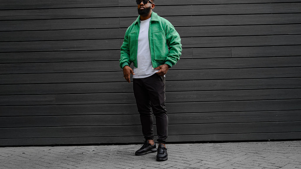 E980 Blackout Lux Runner